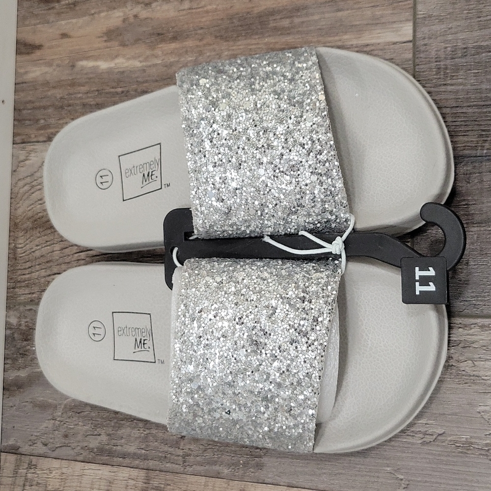 Extremely Me Glitter Slides